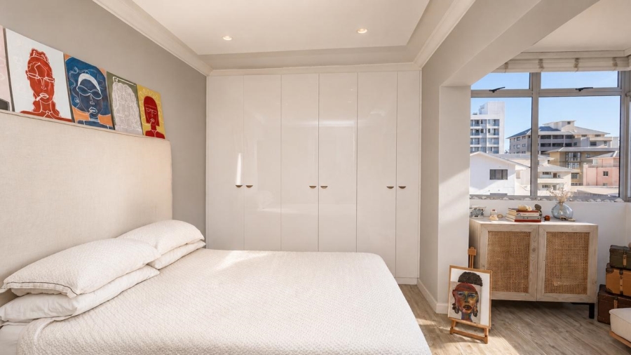 3 Bedroom Property for Sale in Sea Point Western Cape